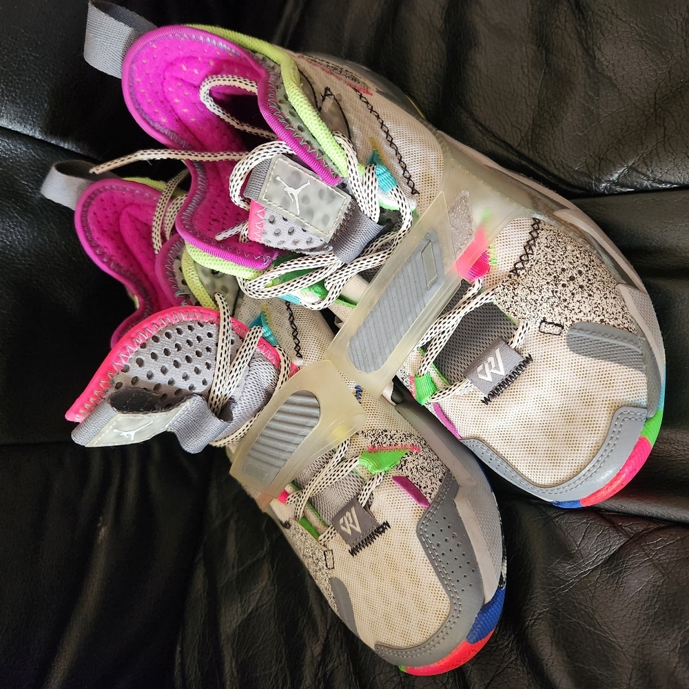 Jordan whynot zer0.3 cool Grey kids 6.5y